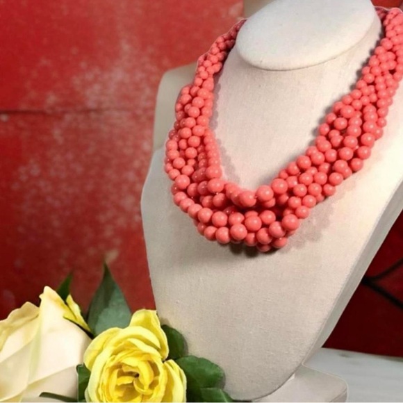 𝒩8𝓉𝒾𝓋ℯ 𝒥𝓊𝓁ℯ𝓈 Jewelry - Boho Coral Beaded Multi-strand beaded chunky bib collar statement baubles
